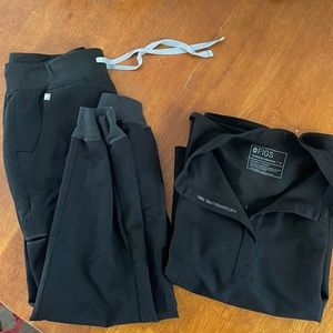 Black medium figs set (can be sold separately) - Zamora joggers & Rafaela top